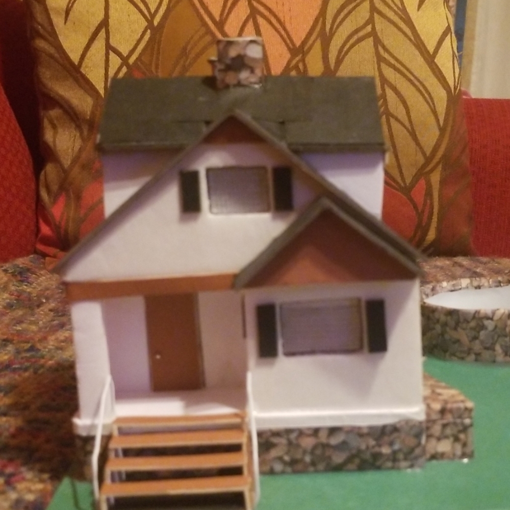 Handmade Miniature House - Picture 7 of 8